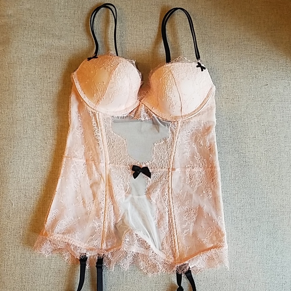 VS Bustier w/garters